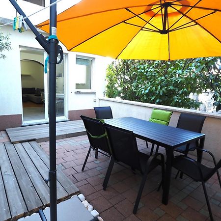 Apartment With Garden In ברבריגה מראה חיצוני תמונה